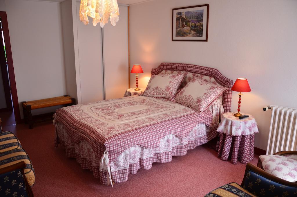 Auberge Bourbonnaise Lurcy-Levis Room photo