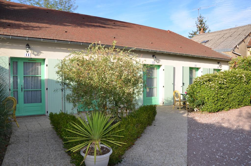 Auberge Bourbonnaise Lurcy-Levis Exterior photo