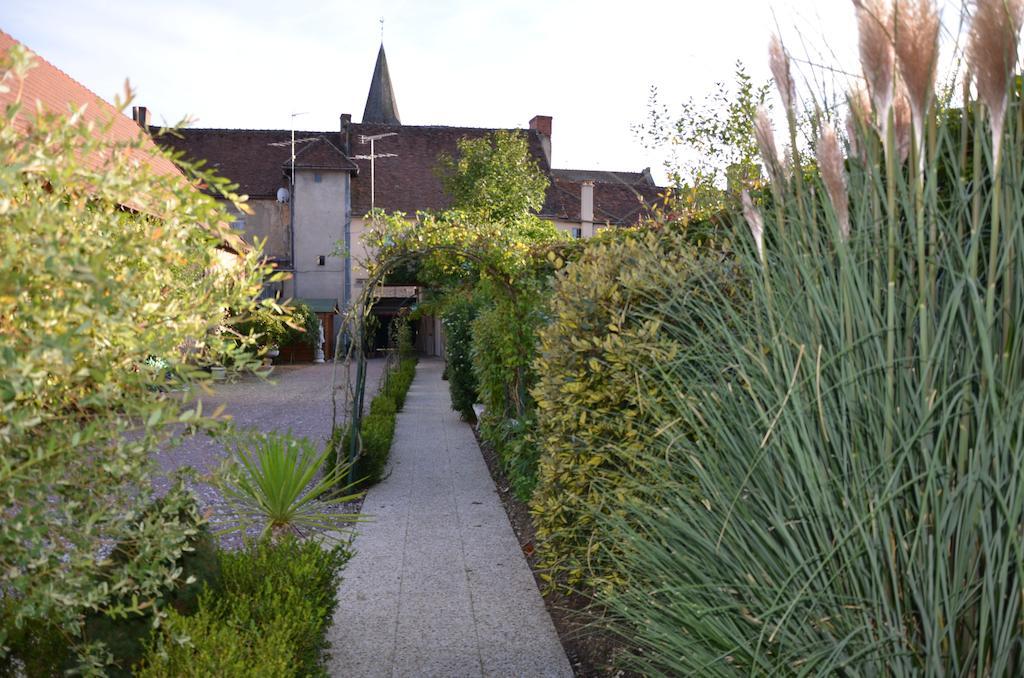 Auberge Bourbonnaise Lurcy-Levis Exterior photo