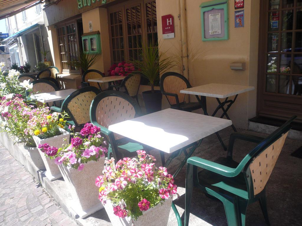 Auberge Bourbonnaise Lurcy-Levis Exterior photo